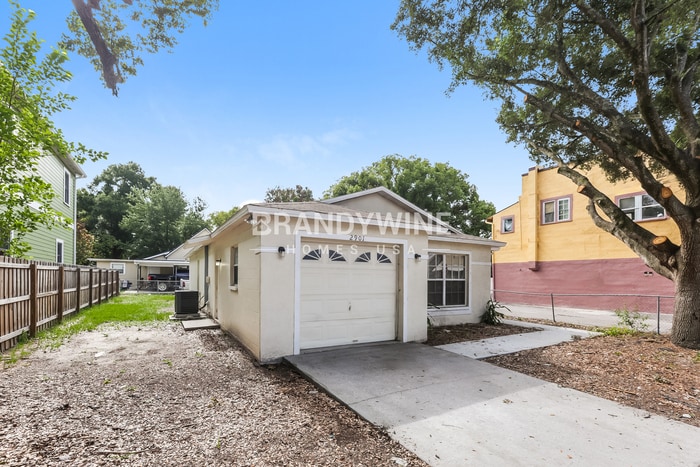 Building Photo - 2901 N 12th St