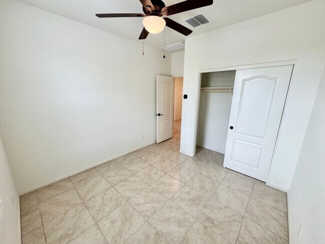 Building Photo - Beautiful 3 Bedroom 2 Bath Single Level Newer Built Home In Litchfield Park! Has Solar!