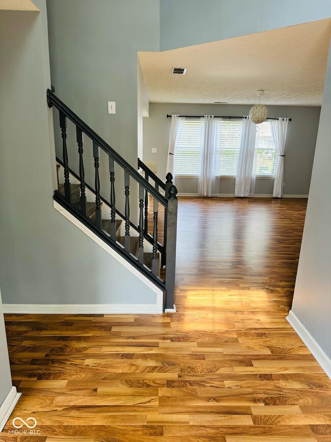 Building Photo - 6932 Thousand Oaks Ln