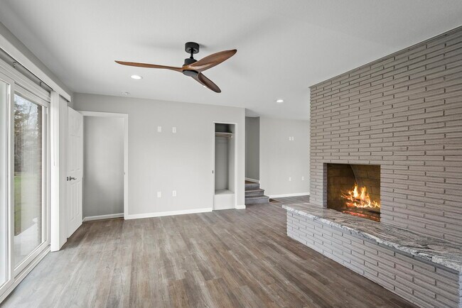 Building Photo - 2315 Armstrong Ln