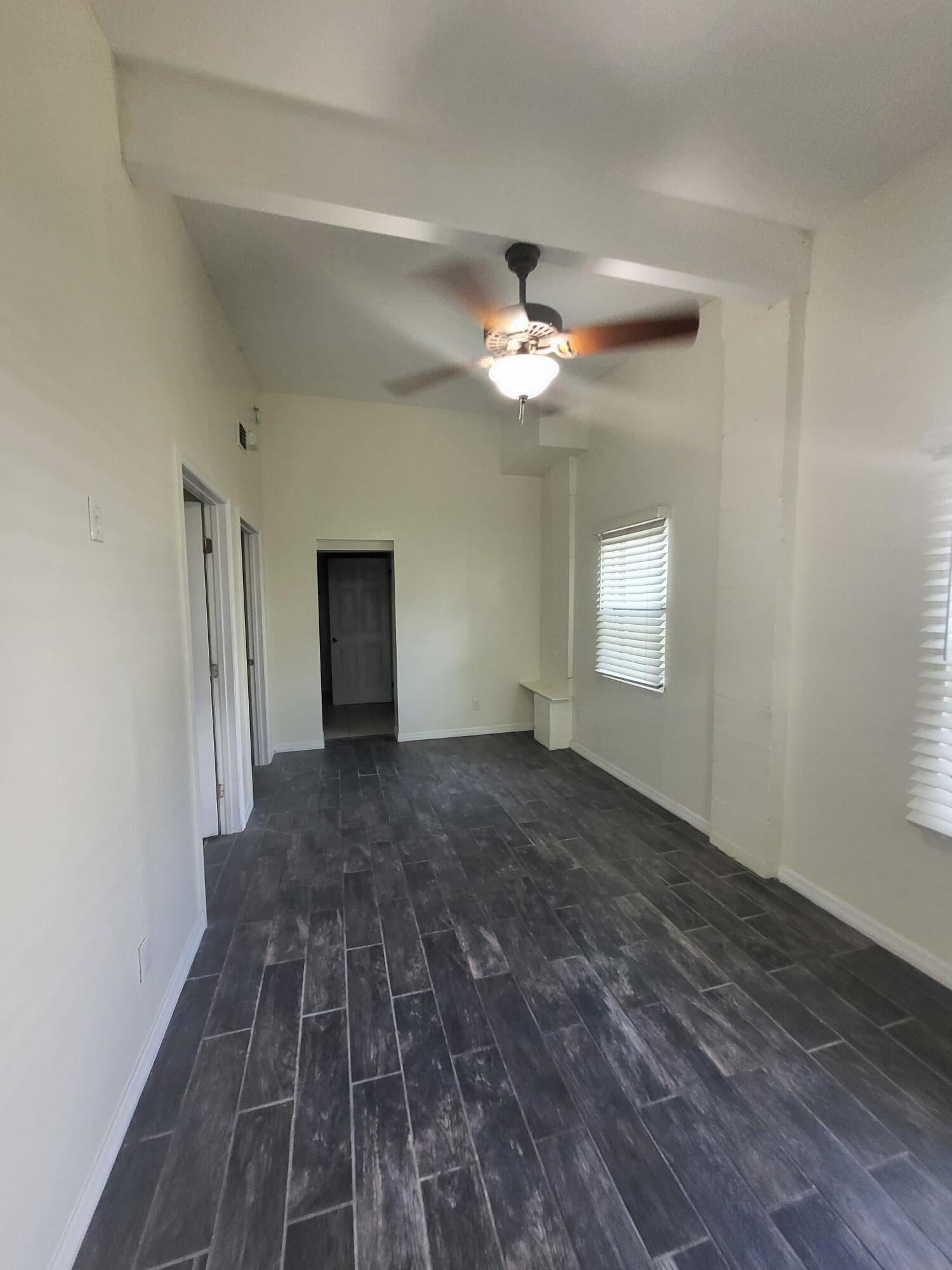 Front Room - 209 W King St