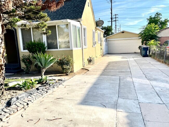 Primary Photo - 11442 Lee Ln