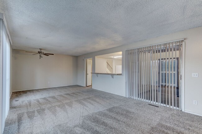 Building Photo - 3 bed 1.5 bath duplex in Midwest City