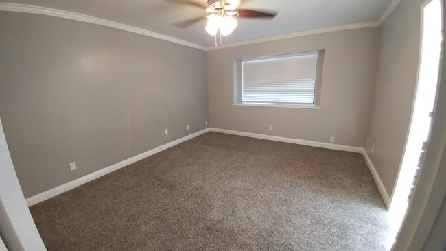 Building Photo - 552 Cimarron Dr