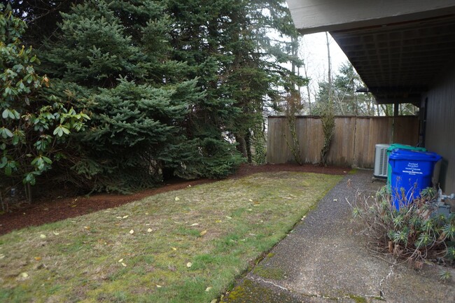 Building Photo - Beautiful NW Portland Heights 4 bedroom