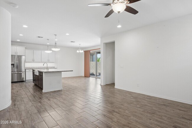 Building Photo - 10445 E Tesla Ave