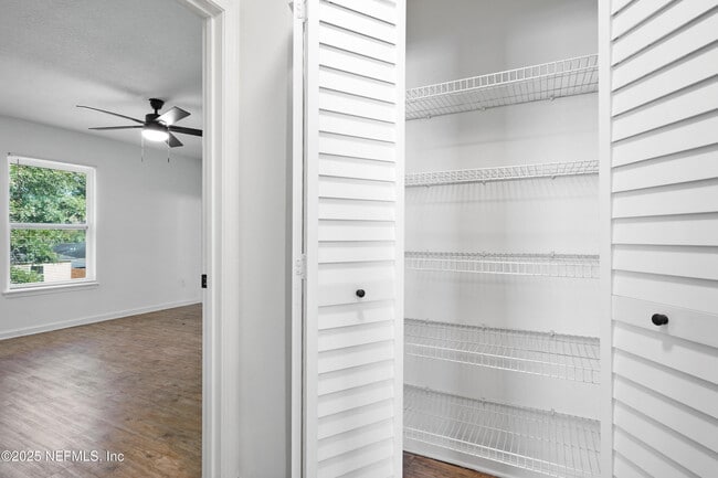 Building Photo - 8431 India Ave