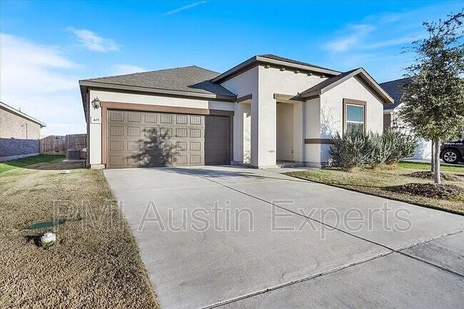 Building Photo - 405 Coba St
