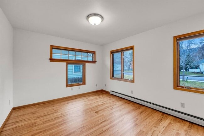 Building Photo - Great 3br Home Near UM Available ASAP