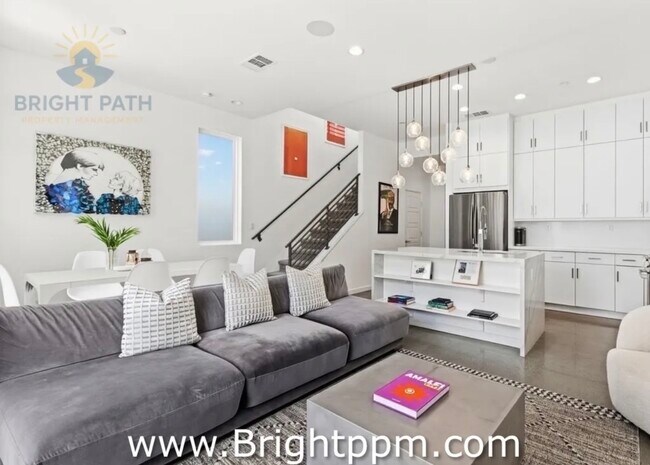 Building Photo - 2705 Paragon Loop