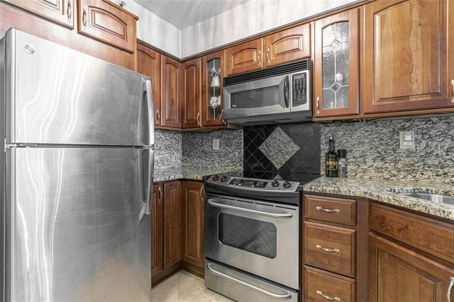 Building Photo - 2870 Pharr Ct S Northwest