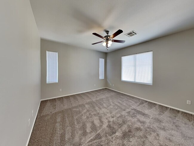 Building Photo - 720 Easter Lily Pl