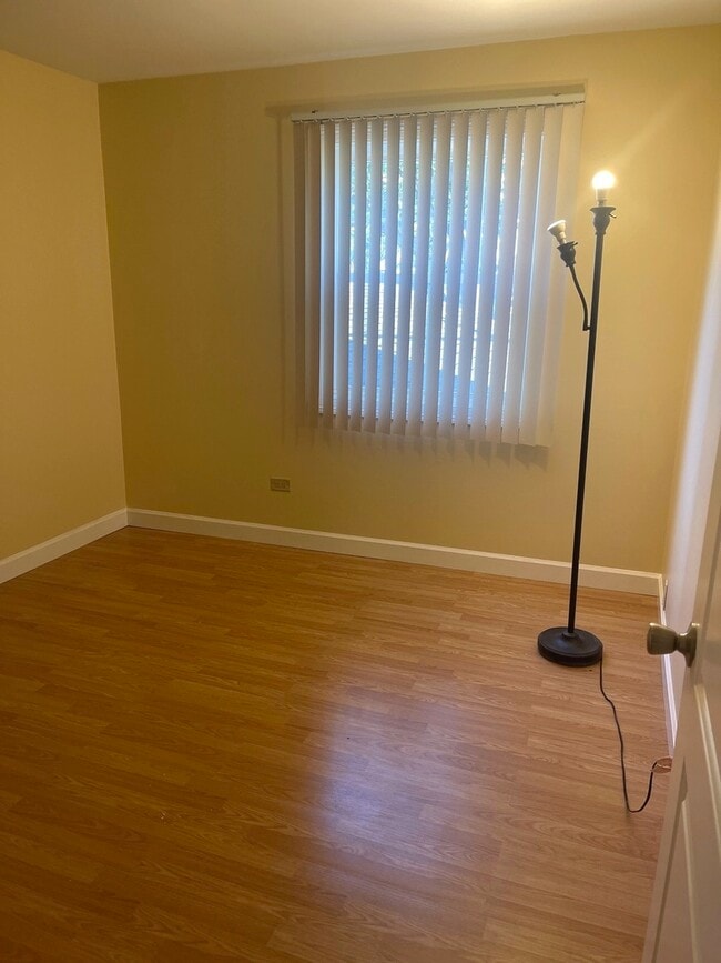 Building Photo - 683 Cleo Ct