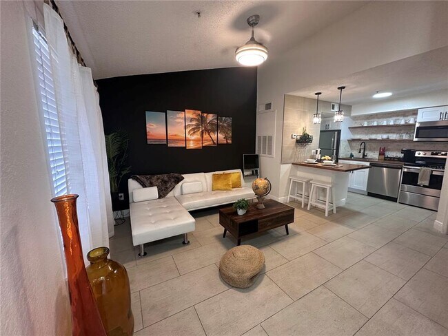 Building Photo - 2216 Grand Cayman Ct