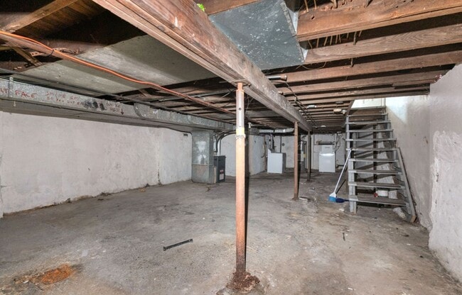 Building Photo - Pittsburgh - 3 Bed 2 Bath - Just Renovated