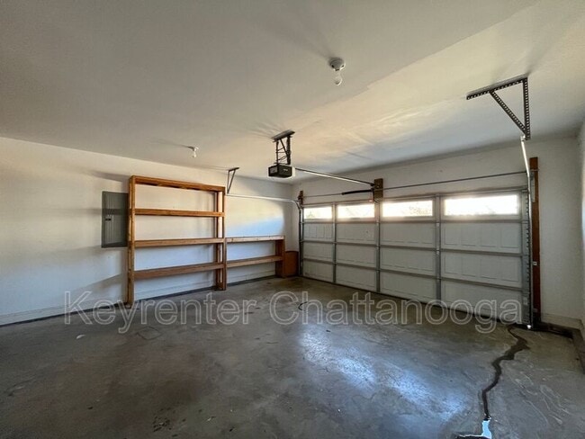 Building Photo - 326 Dee Ln