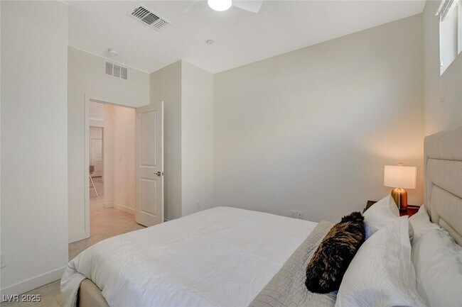 Building Photo - 1561 Crowned Eagle St