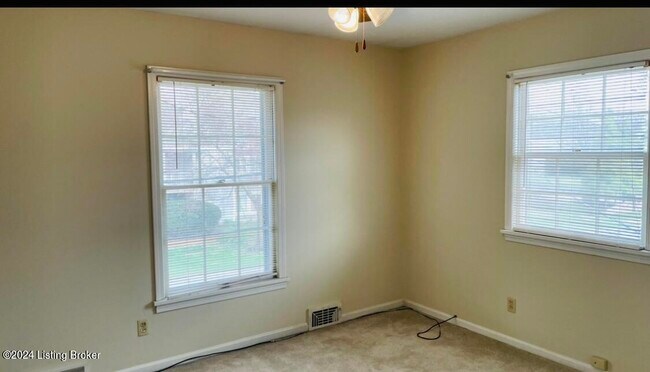 Building Photo - 1800 Gardiner Ln