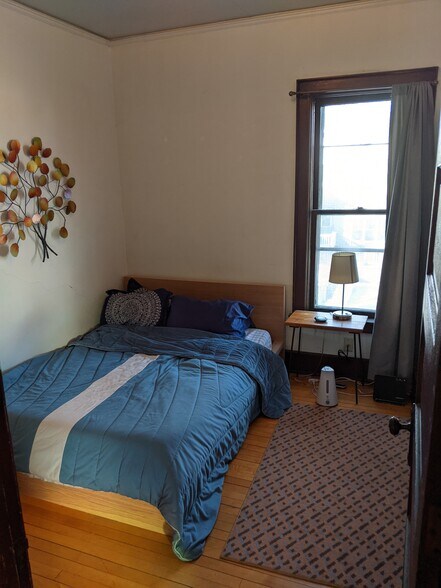 Building Photo - 2959 N Frederick Ave