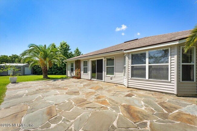 Building Photo - 1333 Lindseys Xing Dr
