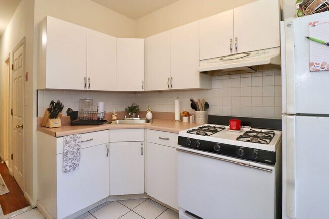 Building Photo - 1035 Washington St