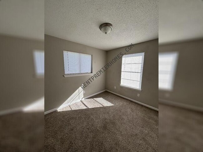 Building Photo - 1313 Ray Rd