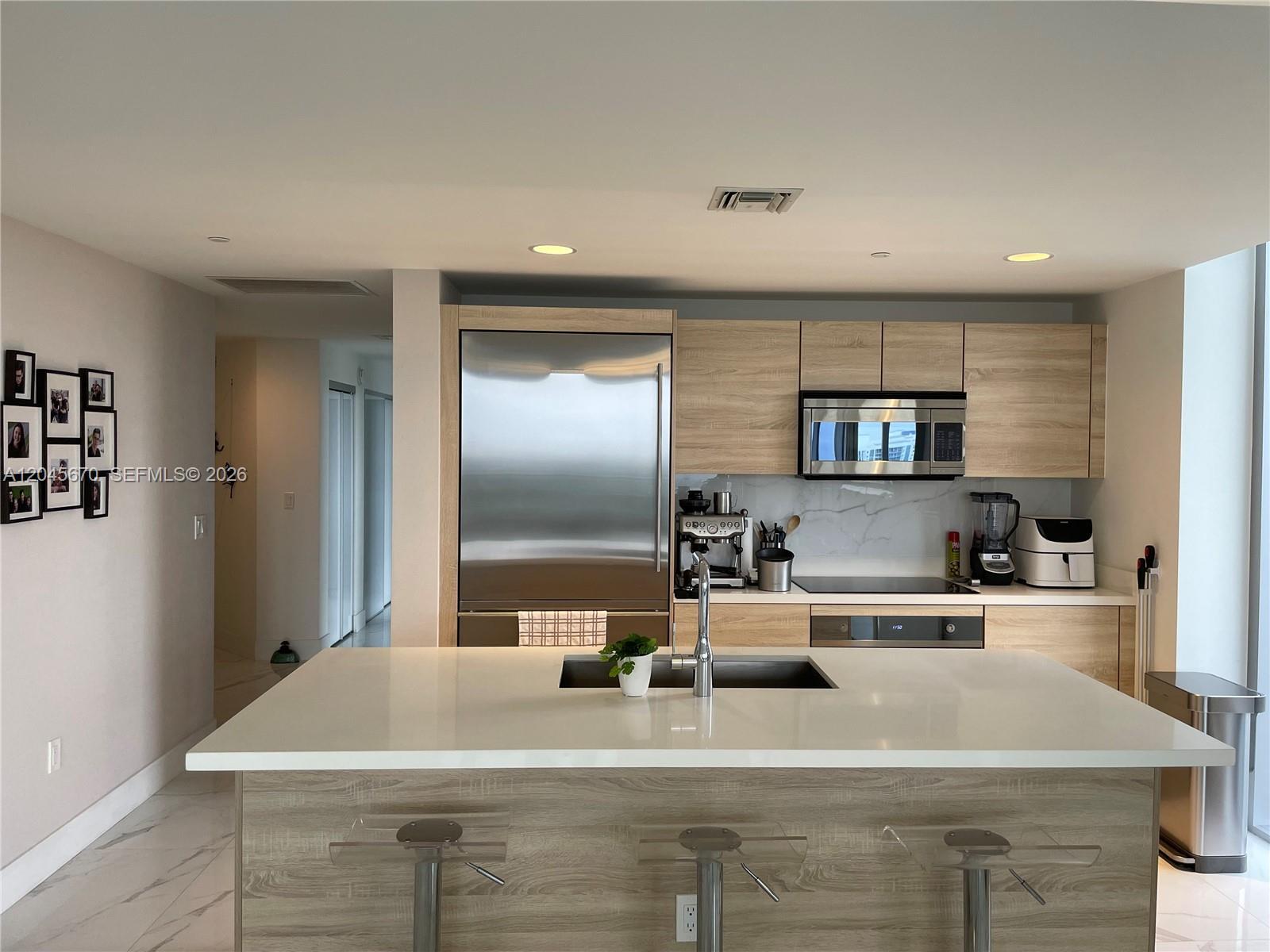 Building Photo - 16385 Biscayne Blvd