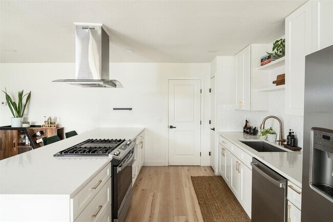Building Photo - 304 Skyloop Dr