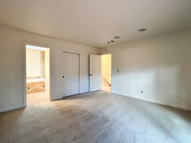 Building Photo - Charming 4 Bedroom Browns Valley Napa Home