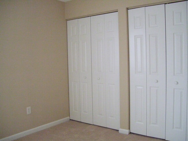 Building Photo - 2137 Wainwright Ct