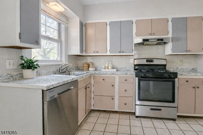 Building Photo - 273 W Mt Pleasant Ave