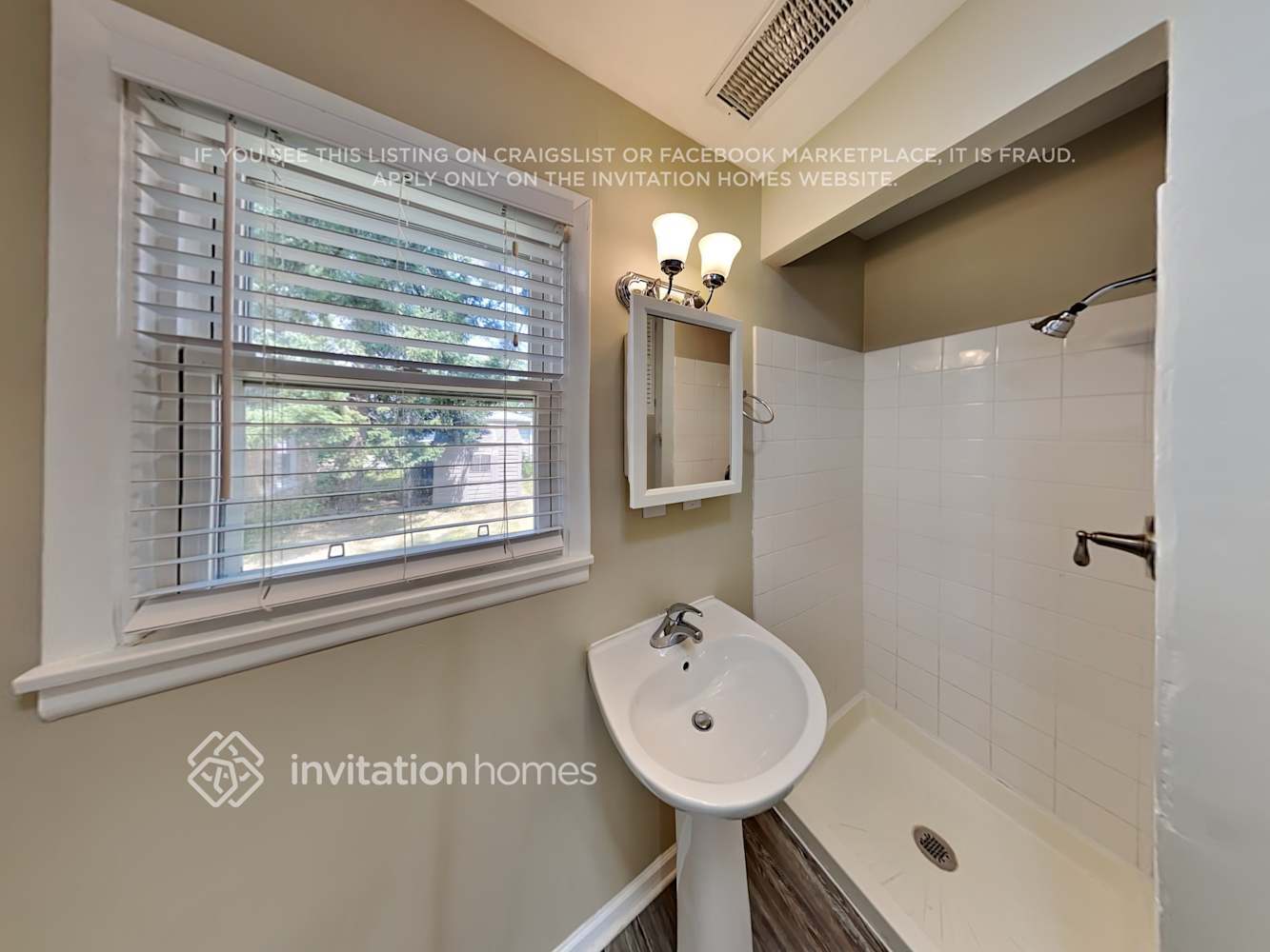 Building Photo - 410 Mors Ave