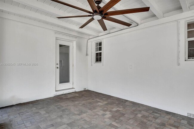 Building Photo - 3604 SW 60th Ave