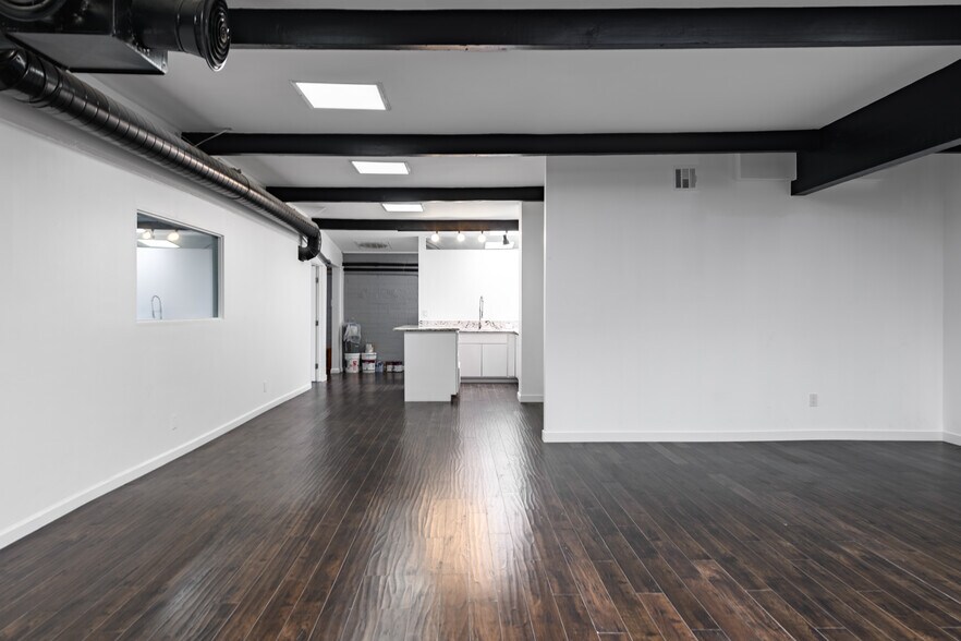 Building Photo - 13347 W Washington Blvd