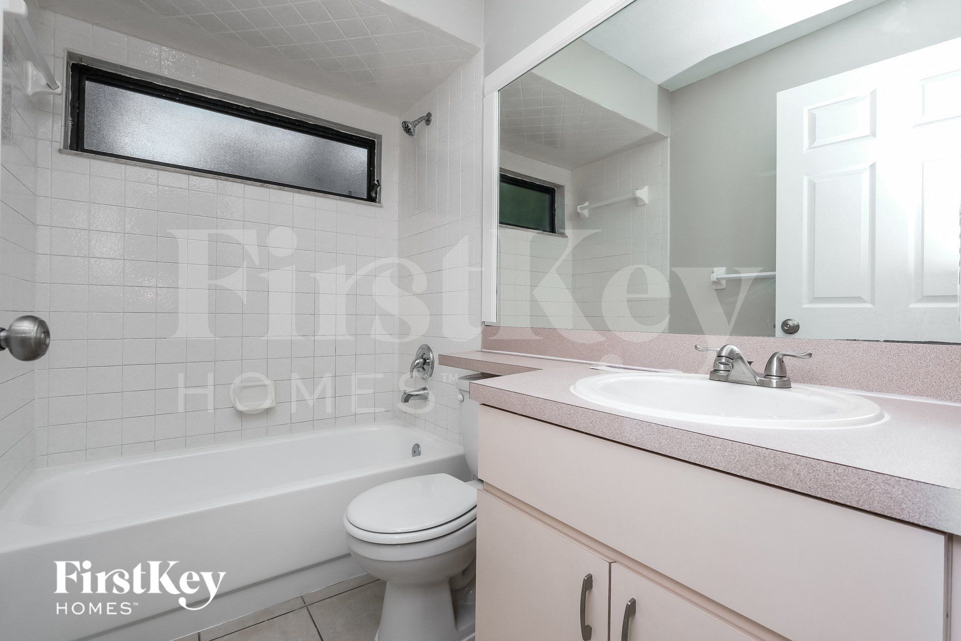 Building Photo - 906 Hart St