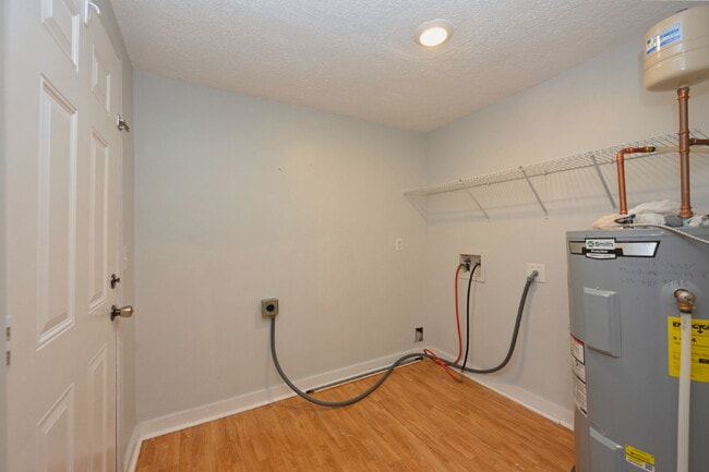 Building Photo - Updated 2BR/2BA Home | Rare Second Bath, Efficient Layout