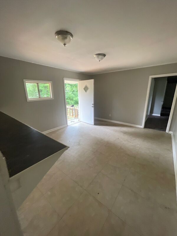 Building Photo - 2718 E Benwood Dr