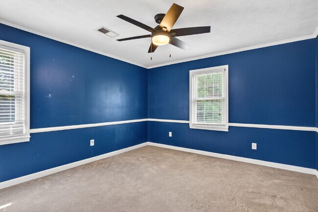 Building Photo - 636 N Wilkinson Dr