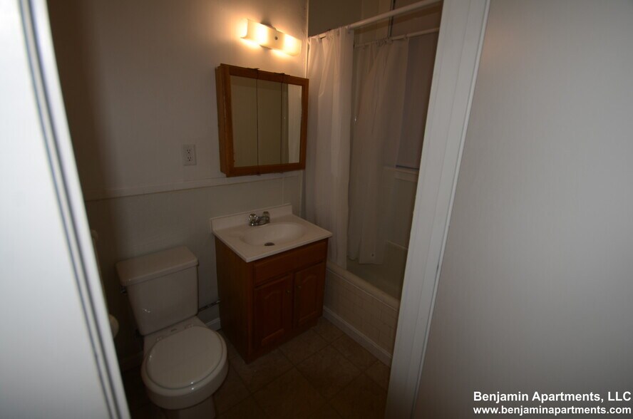 Building Photo - 1634 Commonwealth Ave