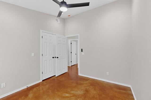 Building Photo - 1471 W Kaufman St