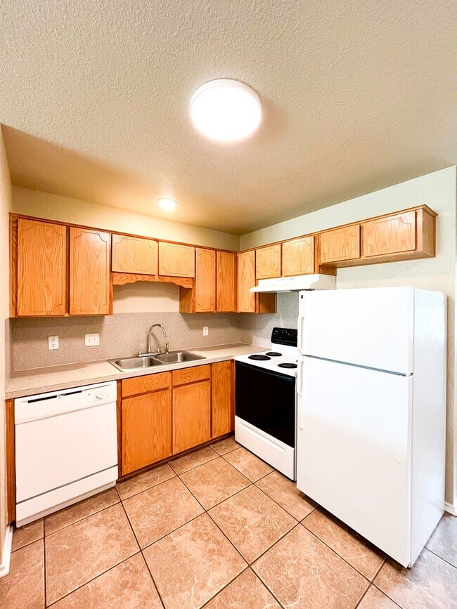 Building Photo - 4307 Abigail Dr