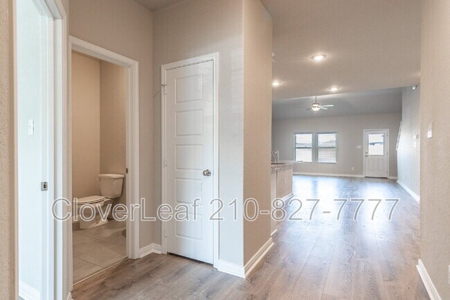 Building Photo - 940 Windflower