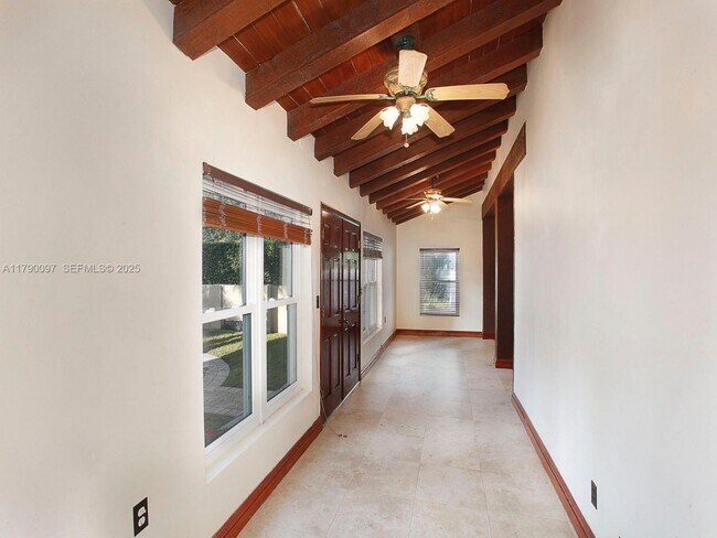 Building Photo - 339 NE 96th St