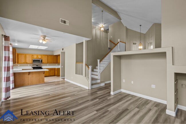 Building Photo - 23721 Skycrest Cir Dr