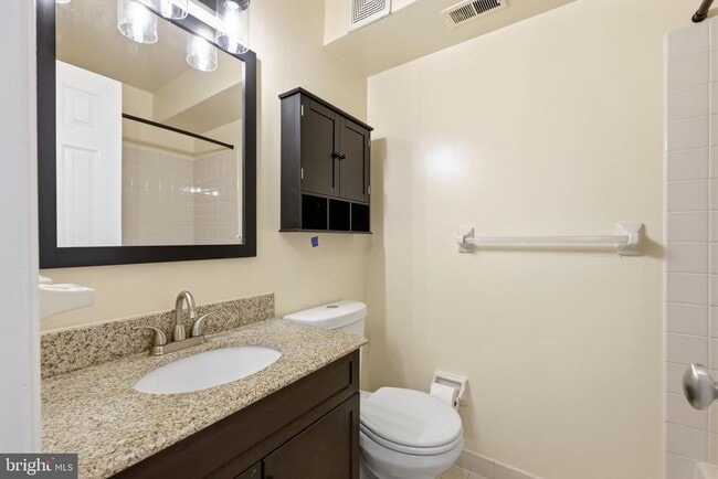 Building Photo - 2014 Barry Ct