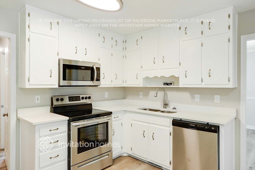 Building Photo - 1741 Shady Creek Ln NE