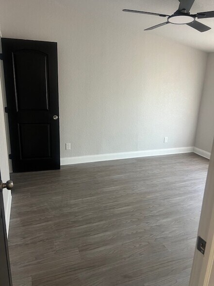 Building Photo - 4454 Lower Meadow Rd