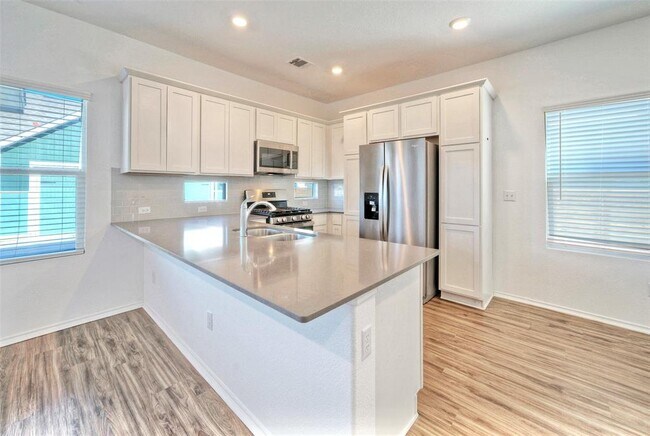 Building Photo - 201 Rioja