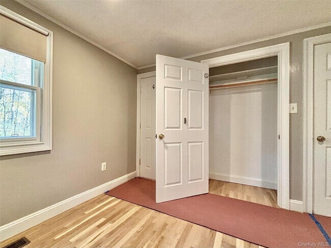 Building Photo - 19 Crosmour Rd