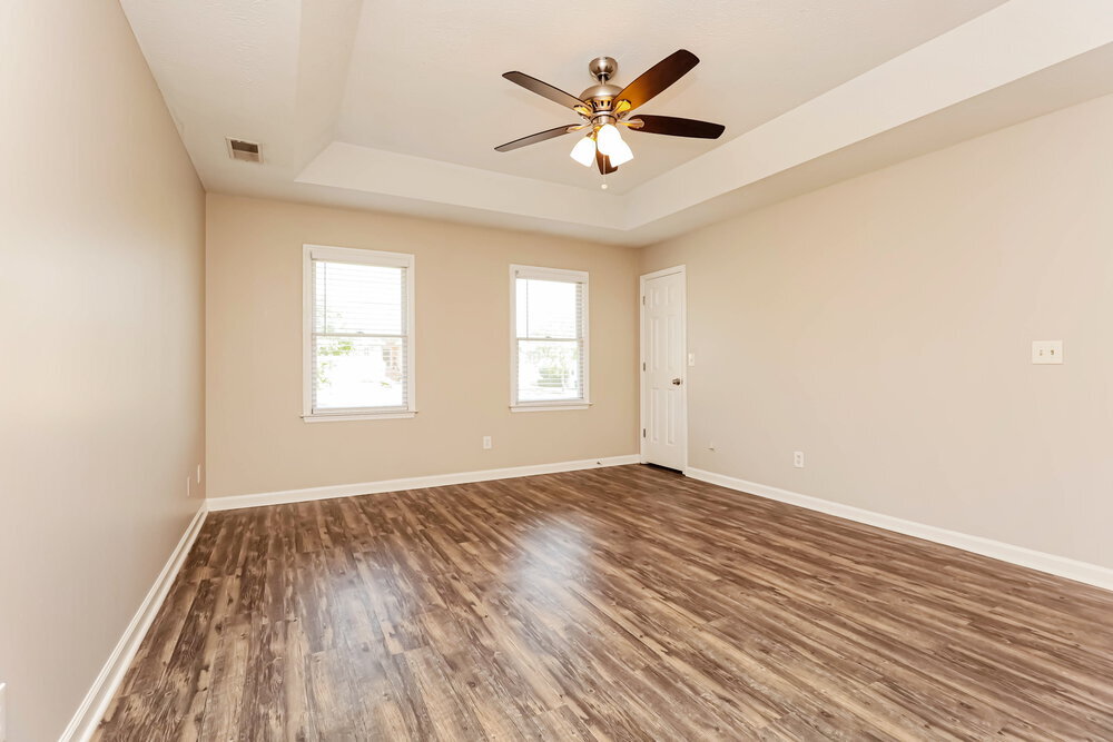 Building Photo - 210 St Lukes Ln